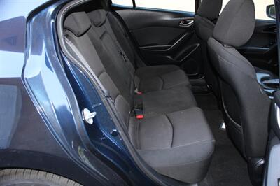 2016 Mazda Mazda3 i Touring   - Photo 16 - Salem, OR 97317