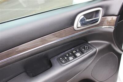 2018 Jeep Grand Cherokee Overland   - Photo 11 - Salem, OR 97317