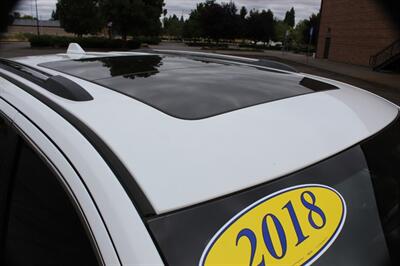 2018 Jeep Grand Cherokee Overland   - Photo 19 - Salem, OR 97317