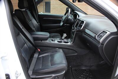 2018 Jeep Grand Cherokee Overland   - Photo 18 - Salem, OR 97317