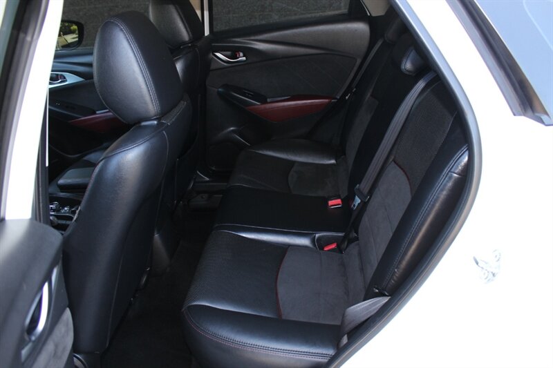 2016 Mazda CX-3 Grand Touring photo 13