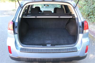 2010 Subaru Outback 2.5i Premium   - Photo 15 - Salem, OR 97317