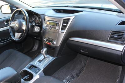 2010 Subaru Outback 2.5i Premium   - Photo 17 - Salem, OR 97317