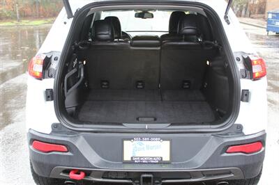 2016 Jeep Cherokee Trailhawk   - Photo 15 - Salem, OR 97317