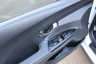 2019 Hyundai Veloster Turbo R-Spec   - Photo 11 - Salem, OR 97317