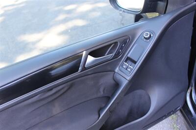 2011 Volkswagen GTI   - Photo 12 - Salem, OR 97317