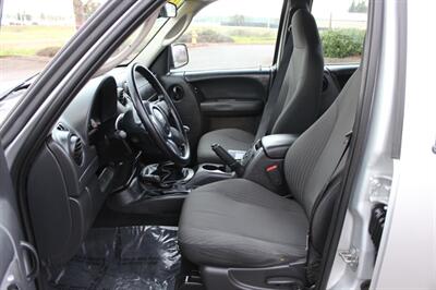 2004 Jeep Liberty Sport - Photo 10 - Salem, OR 97317