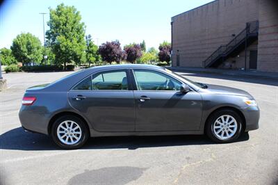 2011 Toyota Camry XLE - Photo 5 - Salem, OR 97317