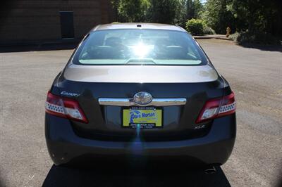 2011 Toyota Camry XLE - Photo 8 - Salem, OR 97317
