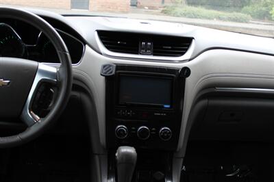 2017 Chevrolet Traverse LT   - Photo 14 - Salem, OR 97317