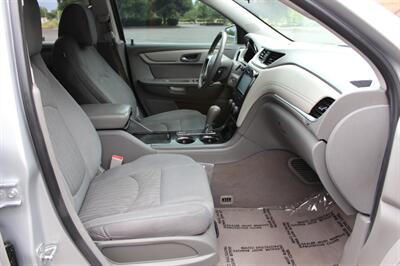 2017 Chevrolet Traverse LT   - Photo 19 - Salem, OR 97317