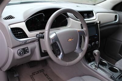 2017 Chevrolet Traverse LT   - Photo 9 - Salem, OR 97317