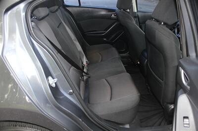 2016 Mazda Mazda3 i Sport   - Photo 15 - Salem, OR 97317