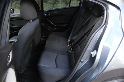 2016 Mazda Mazda3 i Sport   - Photo 13 - Salem, OR 97317