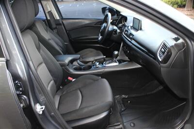 2016 Mazda Mazda3 i Sport   - Photo 17 - Salem, OR 97317