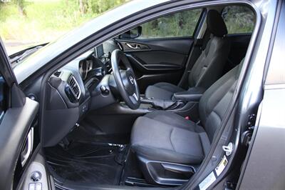 2016 Mazda Mazda3 i Sport   - Photo 10 - Salem, OR 97317