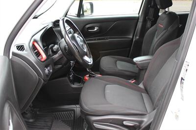 2015 Jeep Renegade Trailhawk   - Photo 10 - Salem, OR 97317