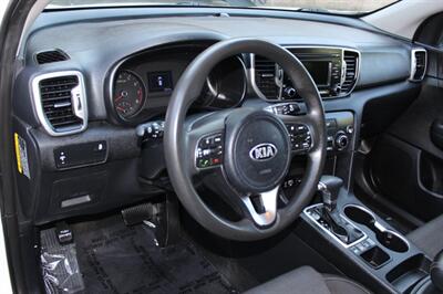 2018 Kia Sportage LX   - Photo 9 - Salem, OR 97317