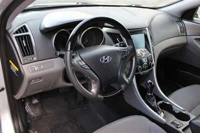 2012 Hyundai Sonata Hybrid - Photo 9 - Salem, OR 97317