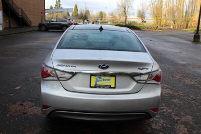 2012 Hyundai Sonata Hybrid - Photo 8 - Salem, OR 97317