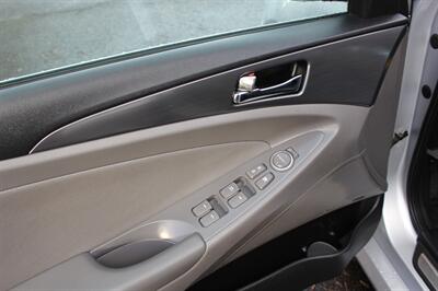 2012 Hyundai Sonata Hybrid - Photo 11 - Salem, OR 97317