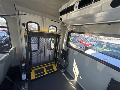 2015 Ford E-350 SD   - Photo 5 - Salem, OR 97317