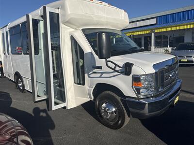 2015 Ford E-350 SD   - Photo 2 - Salem, OR 97317