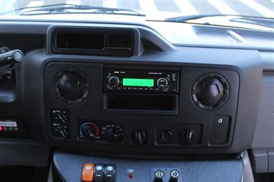 2015 Ford E-350 SD   - Photo 13 - Salem, OR 97317