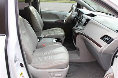 2012 Toyota Sienna XLE 8-Passenger - Photo 18 - Salem, OR 97317