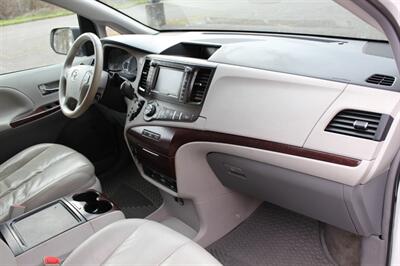 2012 Toyota Sienna XLE 8-Passenger - Photo 17 - Salem, OR 97317