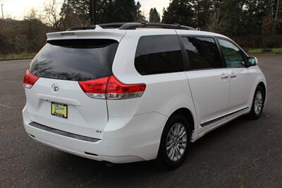2012 Toyota Sienna XLE 8-Passenger - Photo 4 - Salem, OR 97317