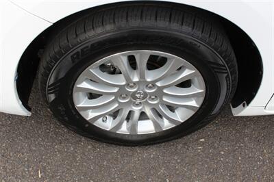 2012 Toyota Sienna XLE 8-Passenger - Photo 20 - Salem, OR 97317