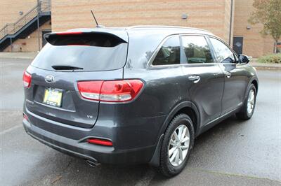 2017 Kia Sorento LX V6   - Photo 4 - Salem, OR 97317