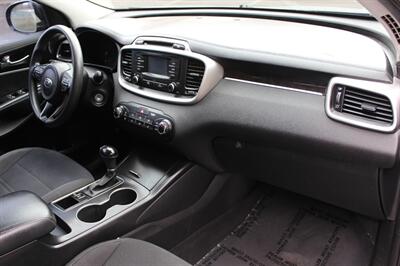 2017 Kia Sorento LX V6   - Photo 16 - Salem, OR 97317
