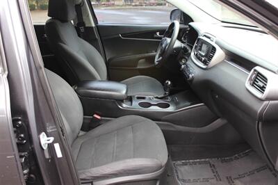 2017 Kia Sorento LX V6   - Photo 17 - Salem, OR 97317