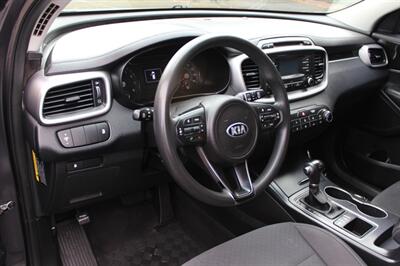 2017 Kia Sorento LX V6   - Photo 9 - Salem, OR 97317