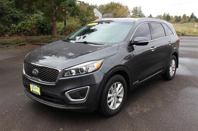 2017 Kia Sorento LX V6   - Photo 2 - Salem, OR 97317