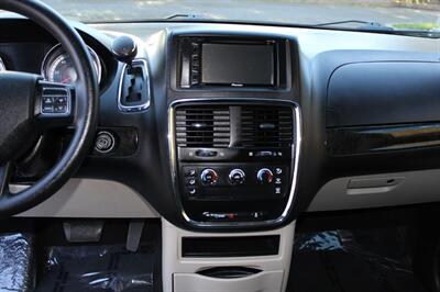 2016 Dodge Grand Caravan American Value Package   - Photo 13 - Salem, OR 97317