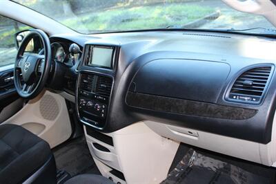 2016 Dodge Grand Caravan American Value Package   - Photo 17 - Salem, OR 97317