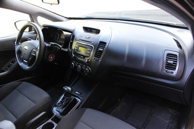 2018 Kia Forte5 LX   - Photo 17 - Salem, OR 97317
