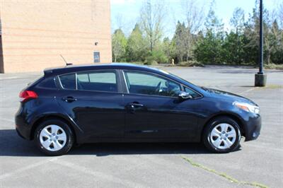 2018 Kia Forte5 LX   - Photo 5 - Salem, OR 97317