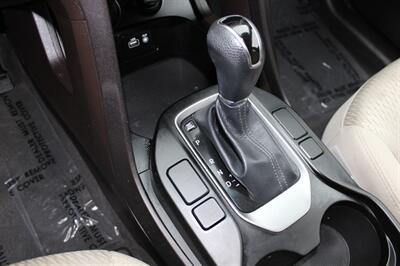2017 Hyundai Santa Fe 2.4L  Sport - Photo 12 - Salem, OR 97317