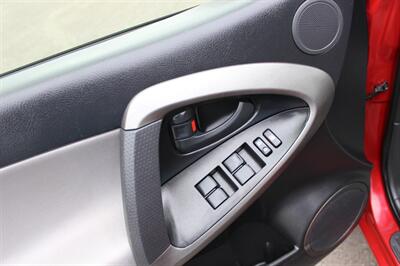 2012 Toyota RAV4   - Photo 11 - Salem, OR 97317