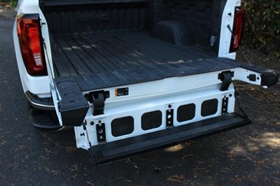2021 GMC Sierra 1500 SLT   - Photo 15 - Salem, OR 97317