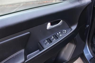 2012 Kia Sportage EX   - Photo 11 - Salem, OR 97317