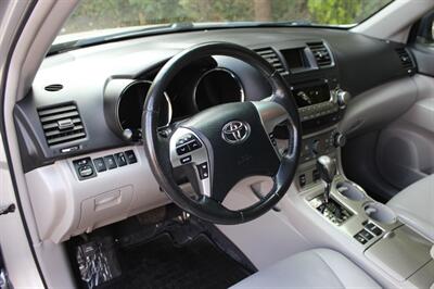 2012 Toyota Highlander - Photo 9 - Salem, OR 97317
