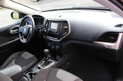 2015 Jeep Cherokee Sport   - Photo 17 - Salem, OR 97317