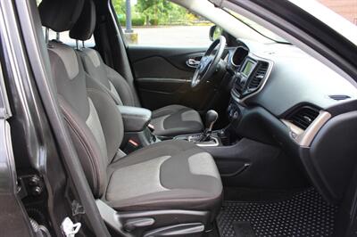 2015 Jeep Cherokee Sport   - Photo 18 - Salem, OR 97317