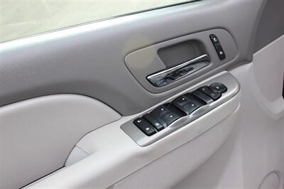 2013 Chevrolet Suburban LT   - Photo 11 - Salem, OR 97317