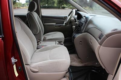 2006 Toyota Sienna CE 8 Passenger   - Photo 20 - Salem, OR 97317